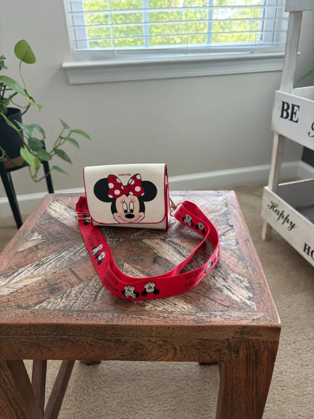 Minnie Mouse Mini Crossbody Flap Purse & Light-up Analog Watch Bundle